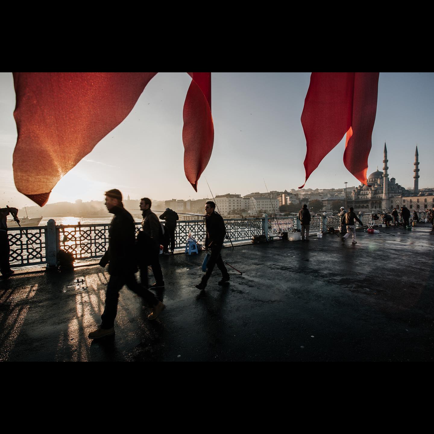 Istanbul 🇹🇷

•
•
#phrobertavagliani #dreamlovetravels #europelovetravels #istanbul #turchia #visitturkey #turkey #streetphotography #photography #visitistanbul #photographer